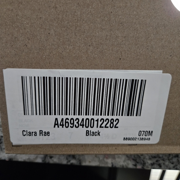 Clarks Size 7 Womens Sandals - Picture 3 of 3